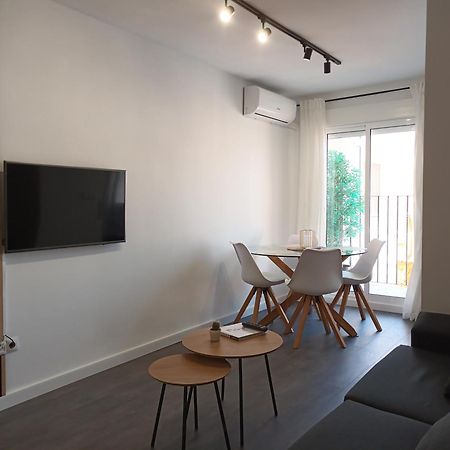 Apartamento Vacacional Cuarteles Malaga Bagian luar foto