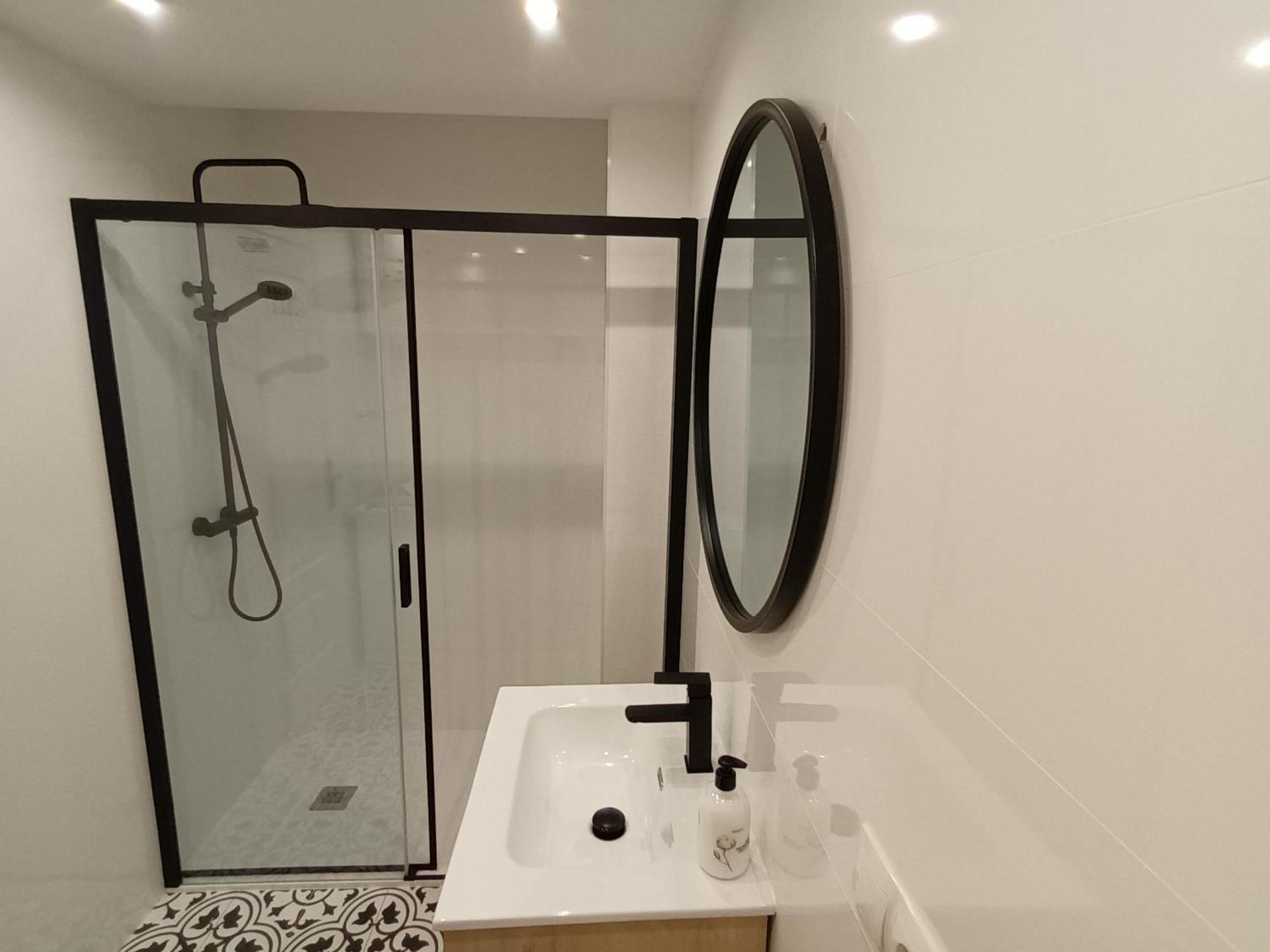 Apartamento Vacacional Cuarteles Malaga Bagian luar foto