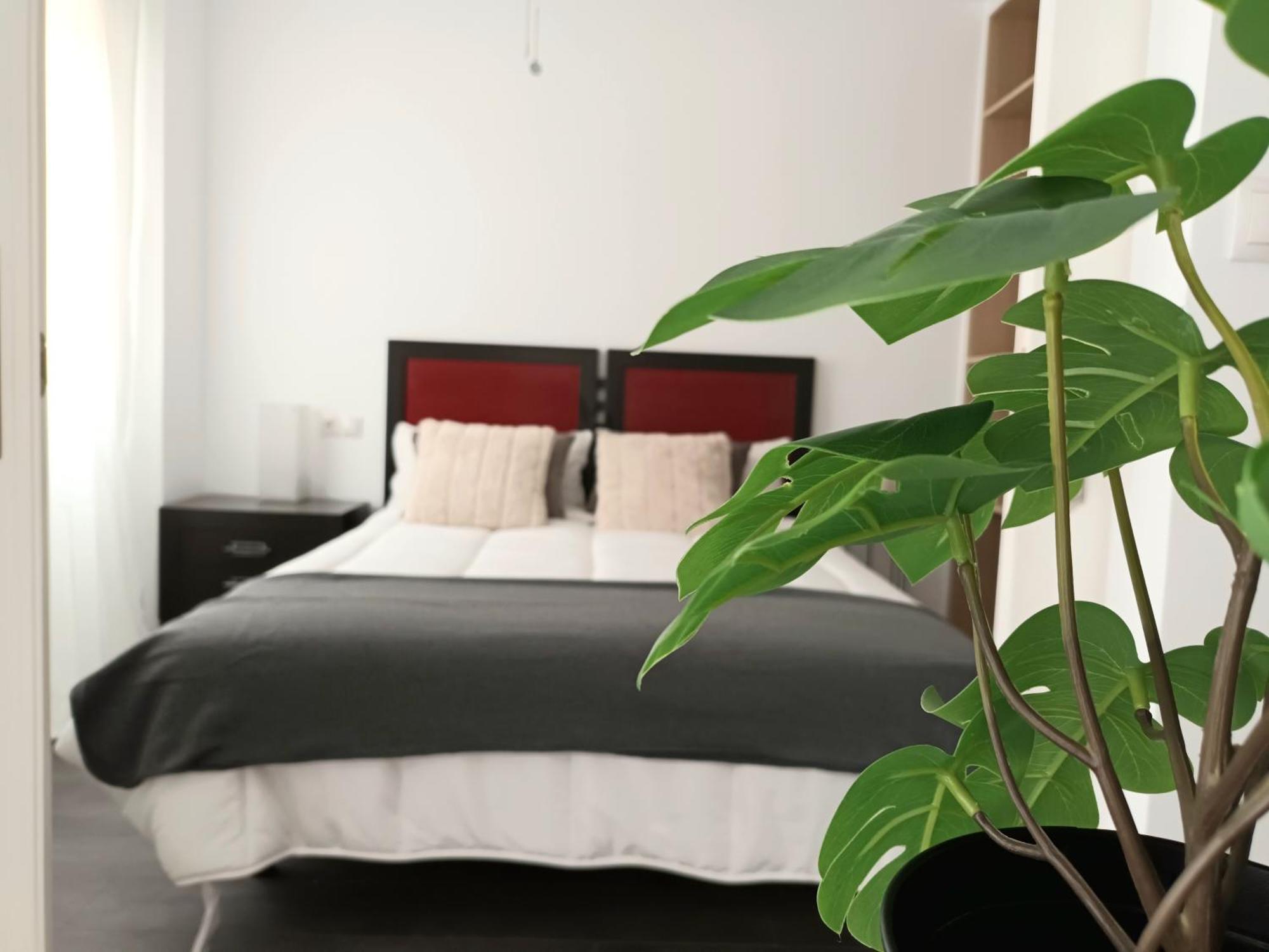Apartamento Vacacional Cuarteles Malaga Bagian luar foto