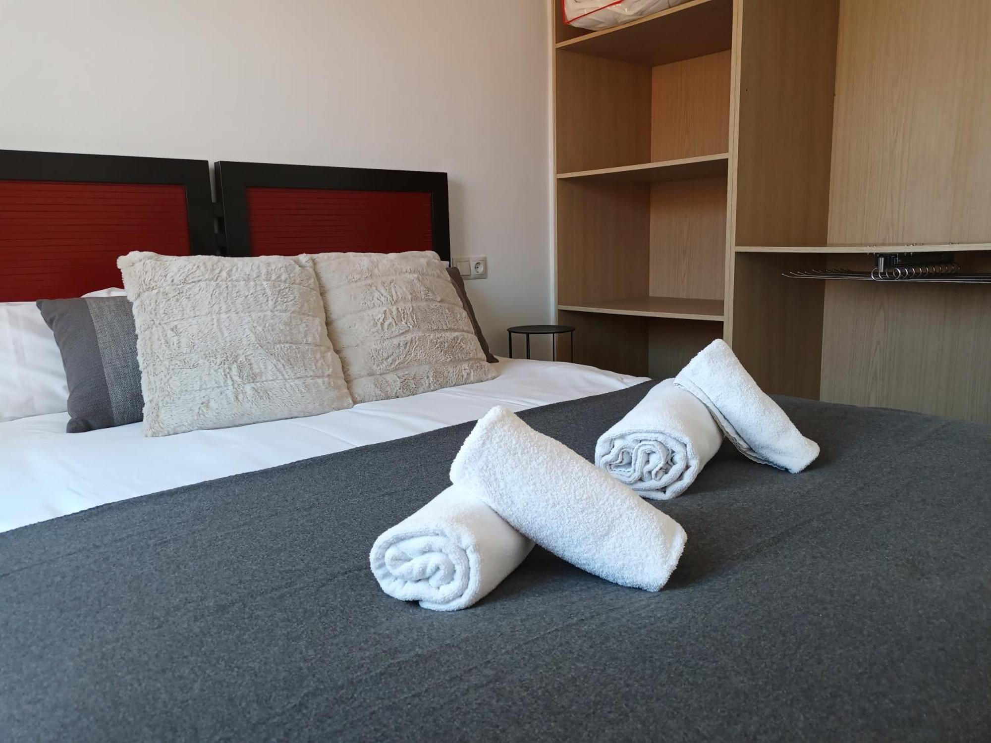 Apartamento Vacacional Cuarteles Malaga Bagian luar foto