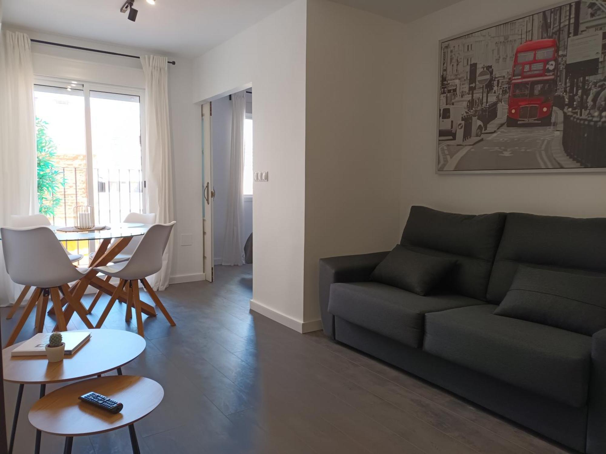 Apartamento Vacacional Cuarteles Malaga Bagian luar foto