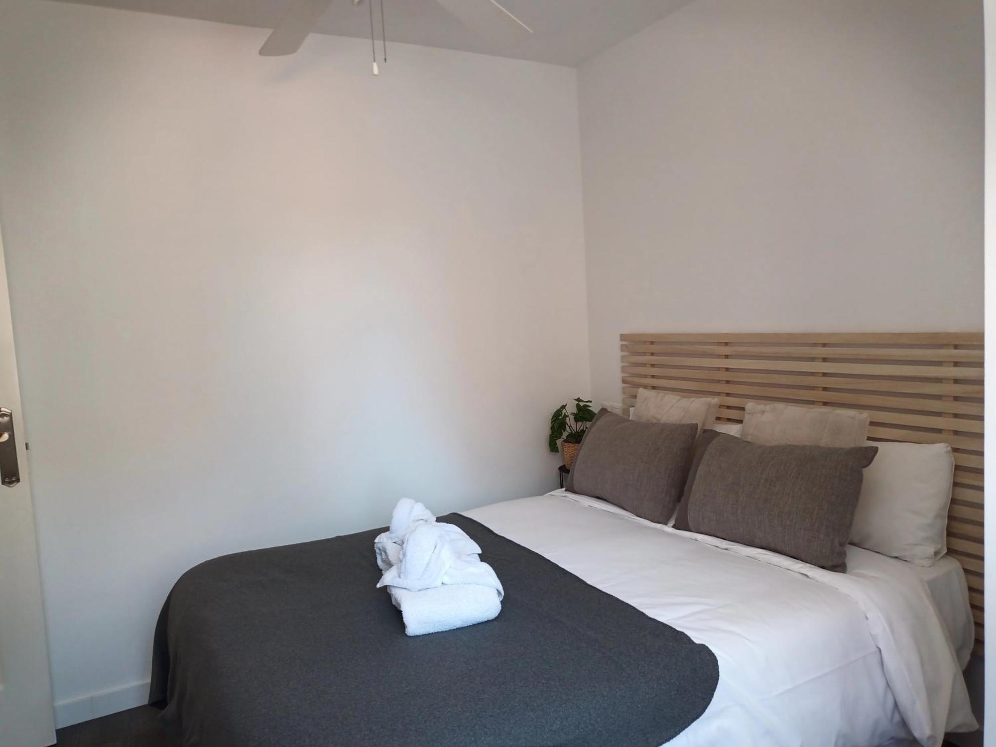 Apartamento Vacacional Cuarteles Malaga Bagian luar foto
